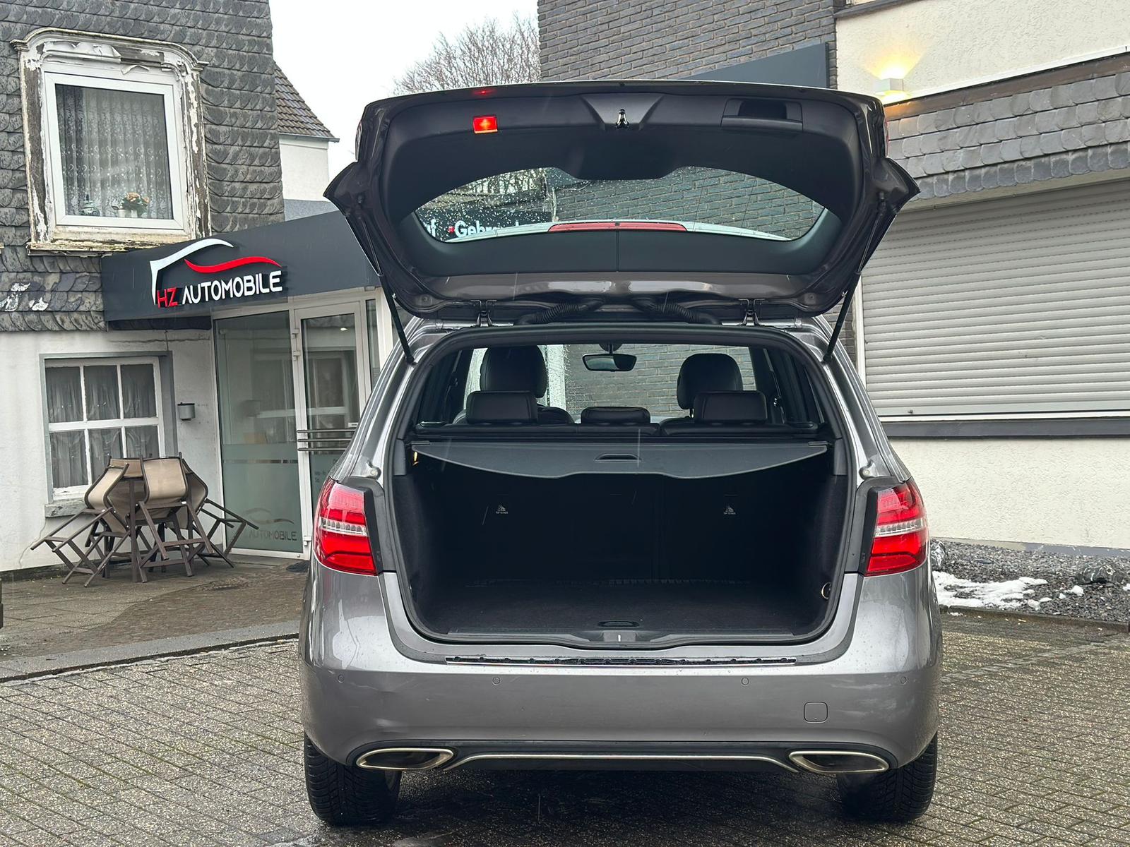 Mercedes-Benz B 180 *AUTOMATIK*KAMERA*NAVI*TEMP*LED*SHZ*LMF