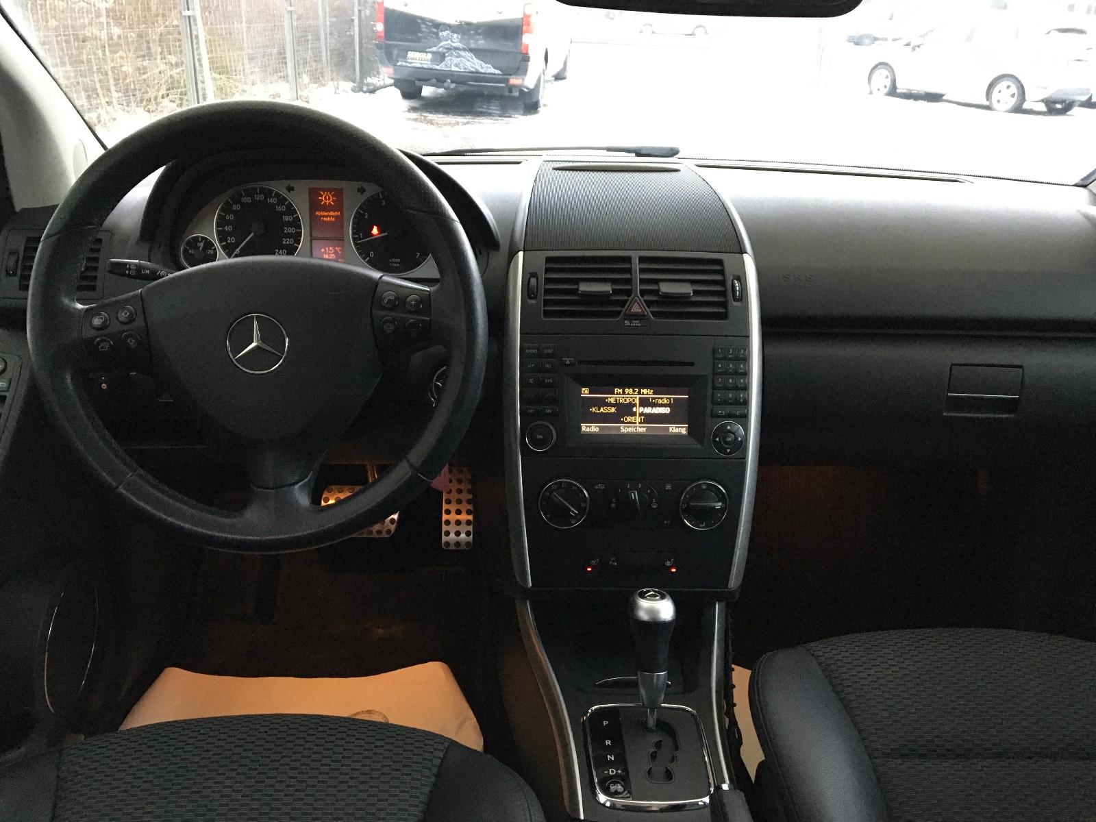 Mercedes-Benz A 180 Avantgarde Autom/Klima/Temp/2x PDC/Sitzh