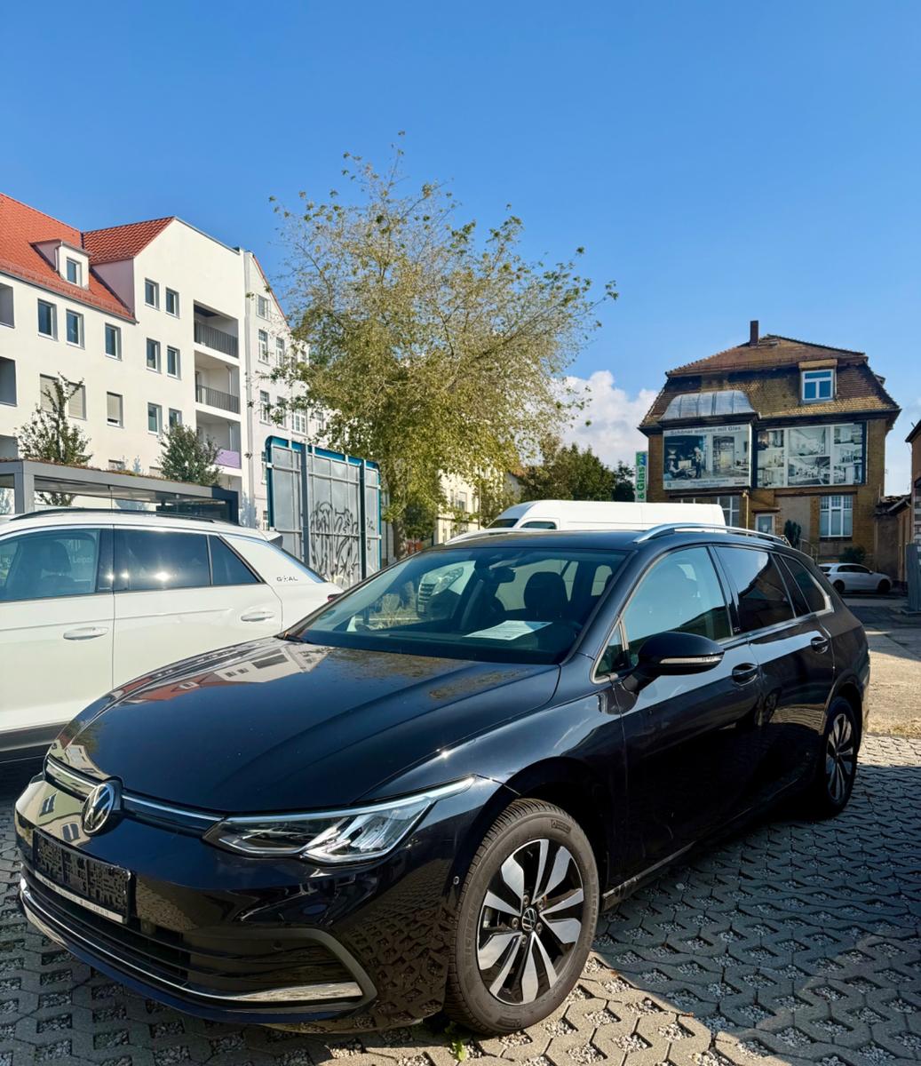 Volkswagen Golf VIII Variant BlueMotion Move Werksgarantie