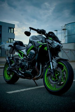 Kawasaki Z900, Top gepflegt, viel Zubehör