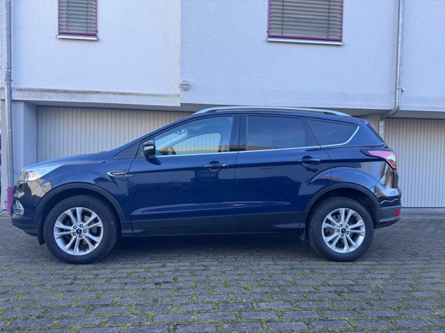 Ford Kuga 1,5 EcoBoost 2x4 110kW Titanium Titanium