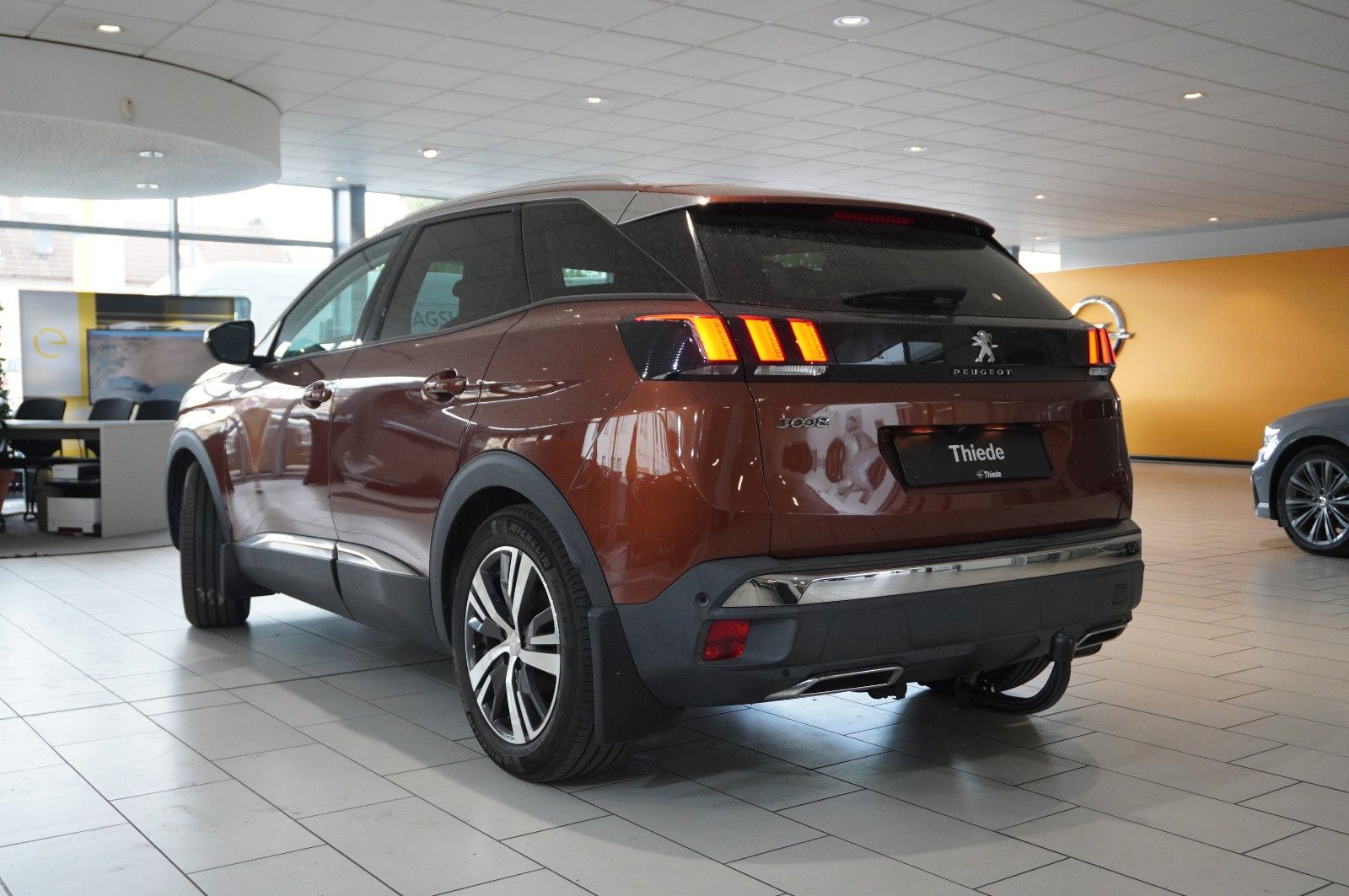 Fahrzeugabbildung Peugeot 3008 1.6D ALLURE NAVI/LED/KAMERA/SHZ/VIRTU./AHK