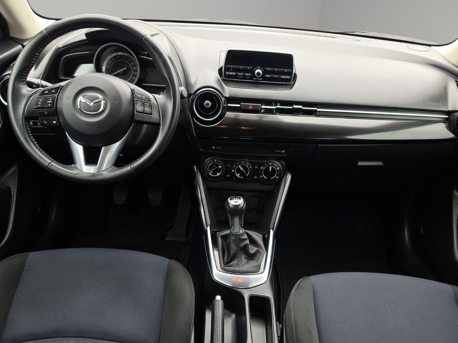 Fahrzeugabbildung Mazda 2 Lim. Center-Line AUS 1.HAND NUR 23 TSD. KM