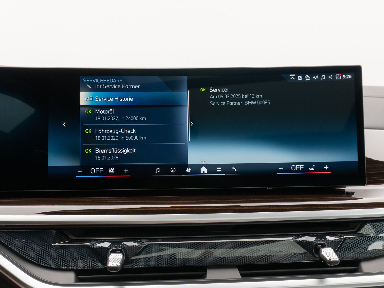 Fahrzeugabbildung BMW X5 xD50e M Sport Panorama 360°HUD DAB H/K SoftCL