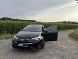 Toyota Avensis 2,0-l-D-4D Business Ed. Touring Spor... - Toyota Avensis: Business