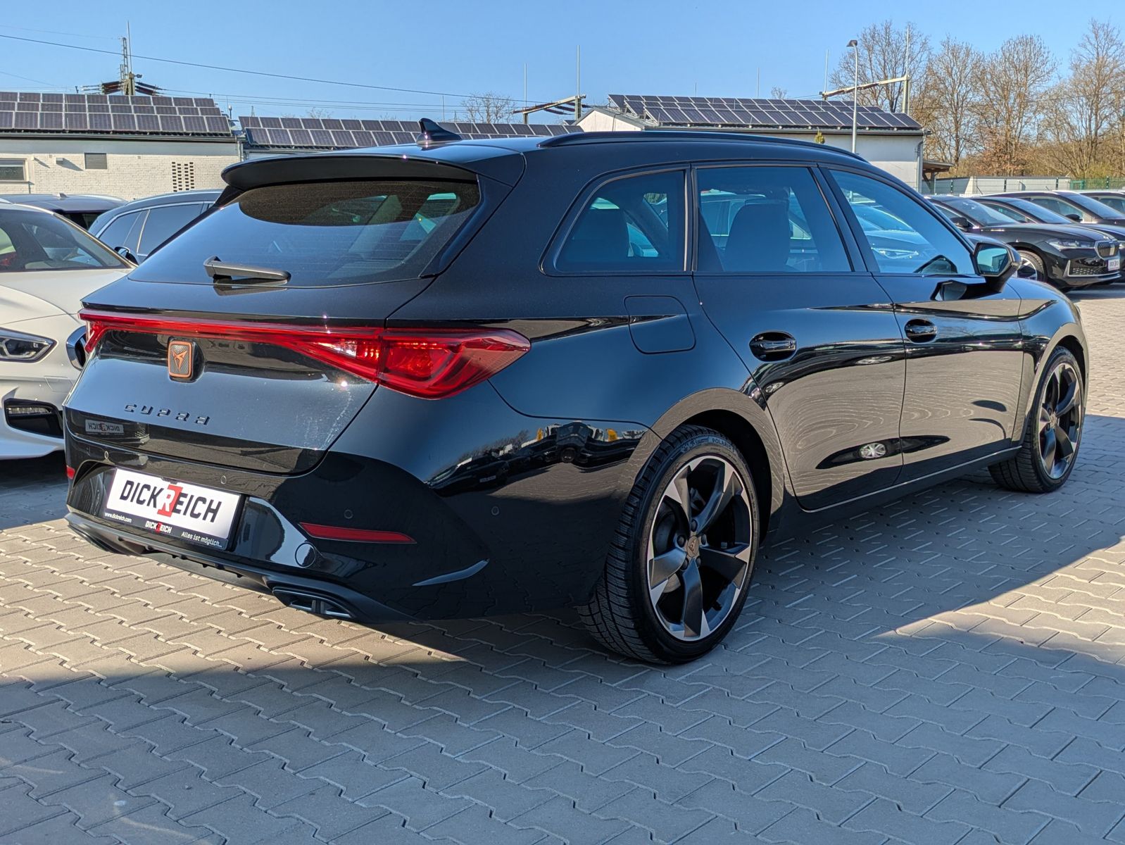 Fahrzeugabbildung CUPRA Leon 1.5 eTSI DSG MATRIX-LED*AHK*ACC*KAMERA*18"