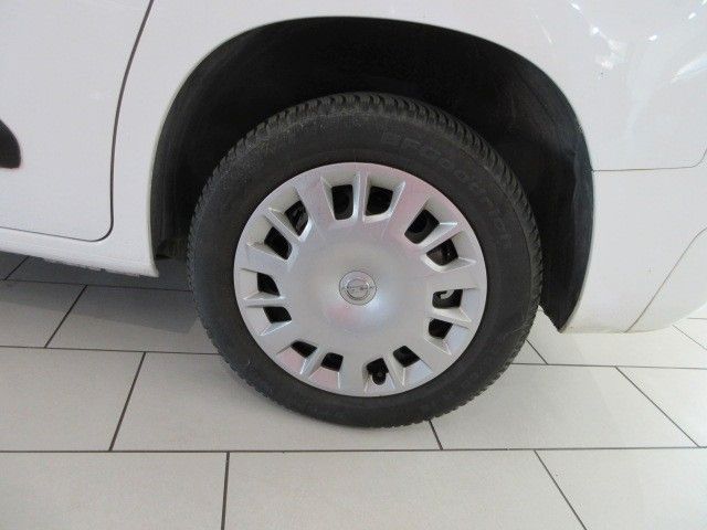 Fahrzeugabbildung Opel Combo Life 1.2T  7-SITZ/NAVI/LED/AHK/PDC/DAB+
