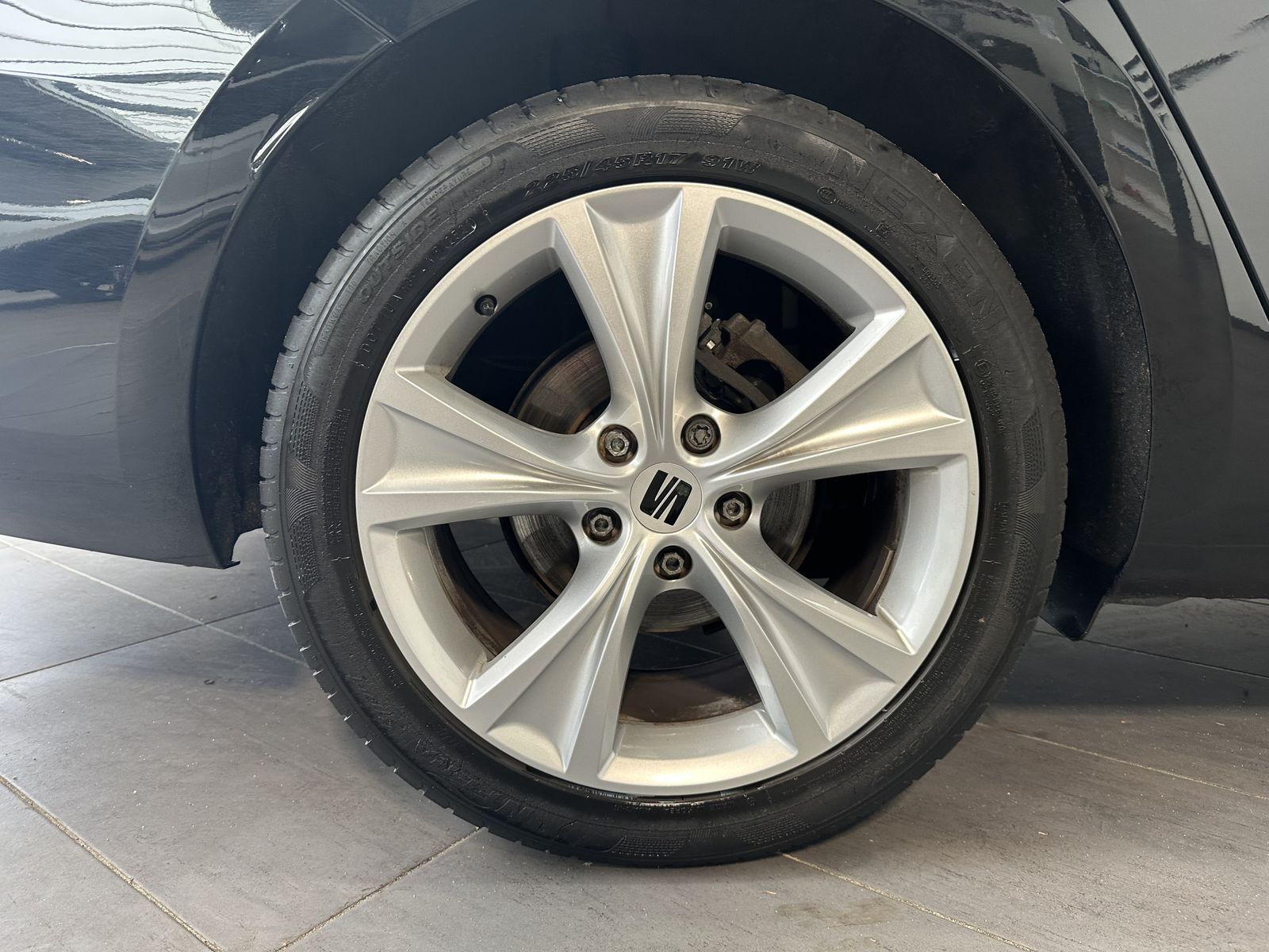 Fahrzeugabbildung SEAT Leon ST 2.0 TDI DSG FR NAV+LED+VCOCK+SHZ+PARKASS