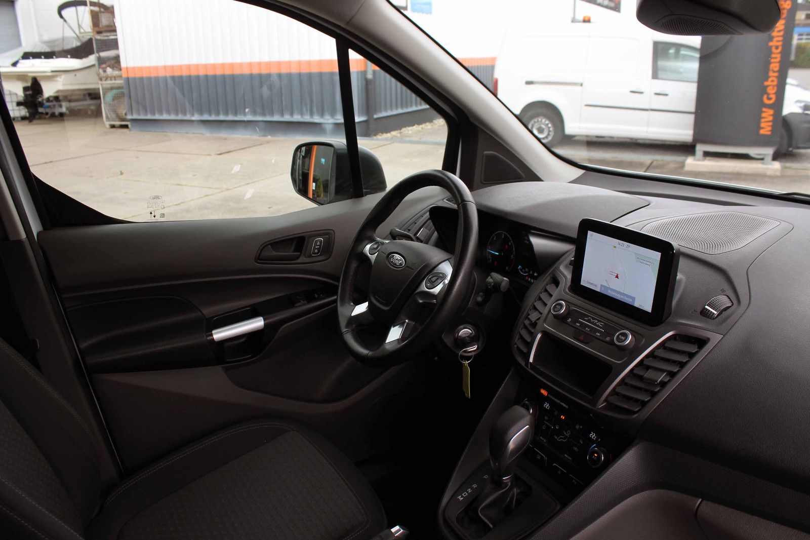 Fahrzeugabbildung Ford Transit Con. 220 L1 Kasten Trend ACC PDC KAM AHK