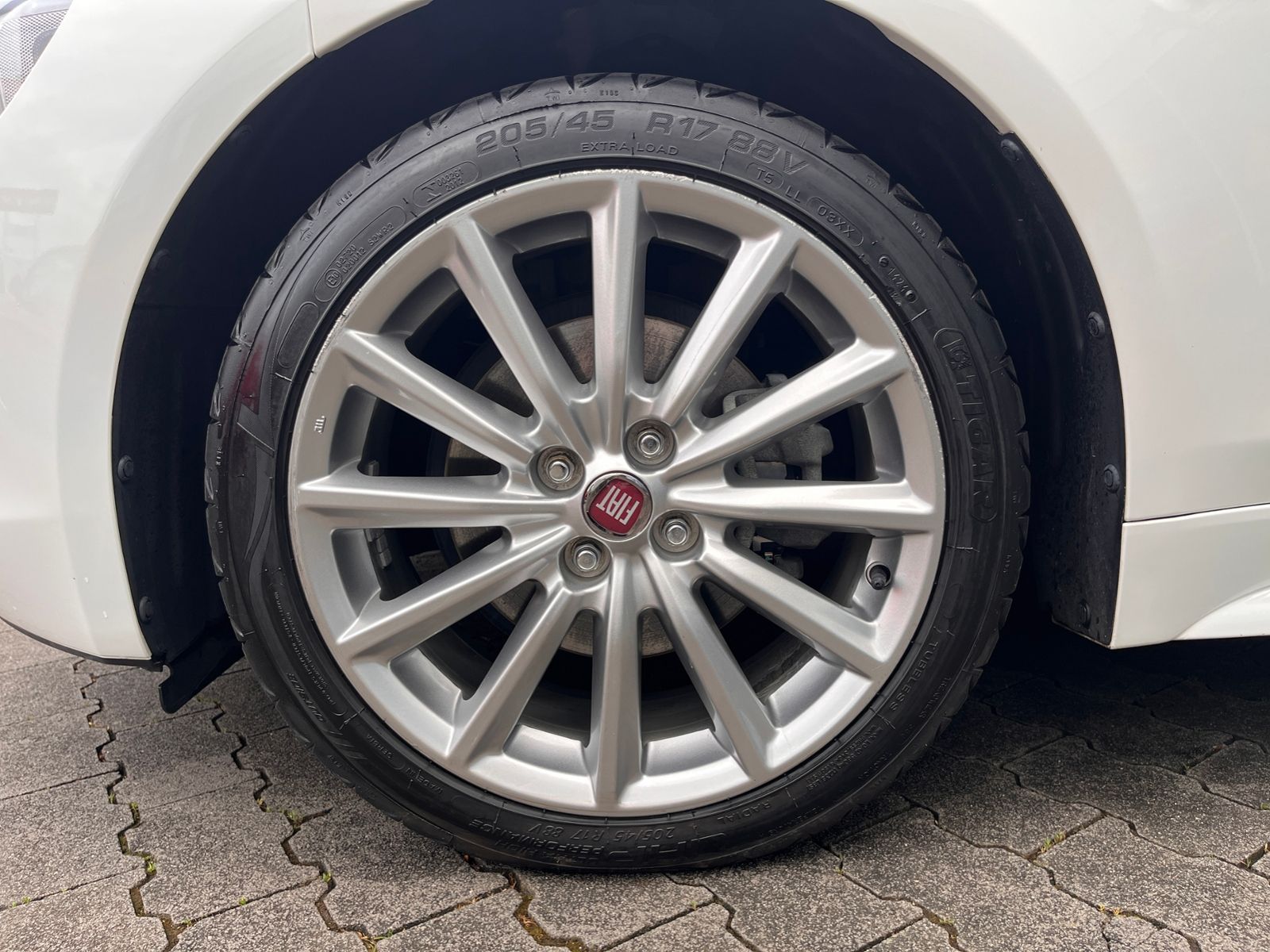 Fahrzeugabbildung Fiat 124 Spider Lusso KLIMA LED NAVI ALU