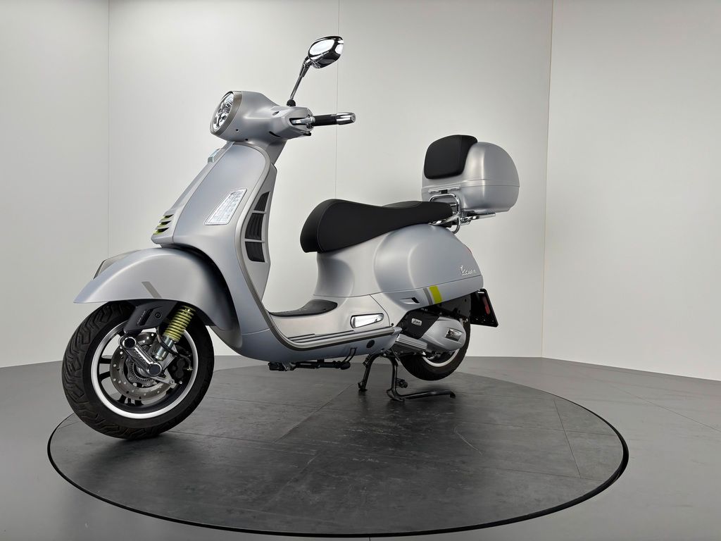 Fahrzeugabbildung Vespa GTS 125 SUPER TECH *NEUWERTIG *TOPCASE