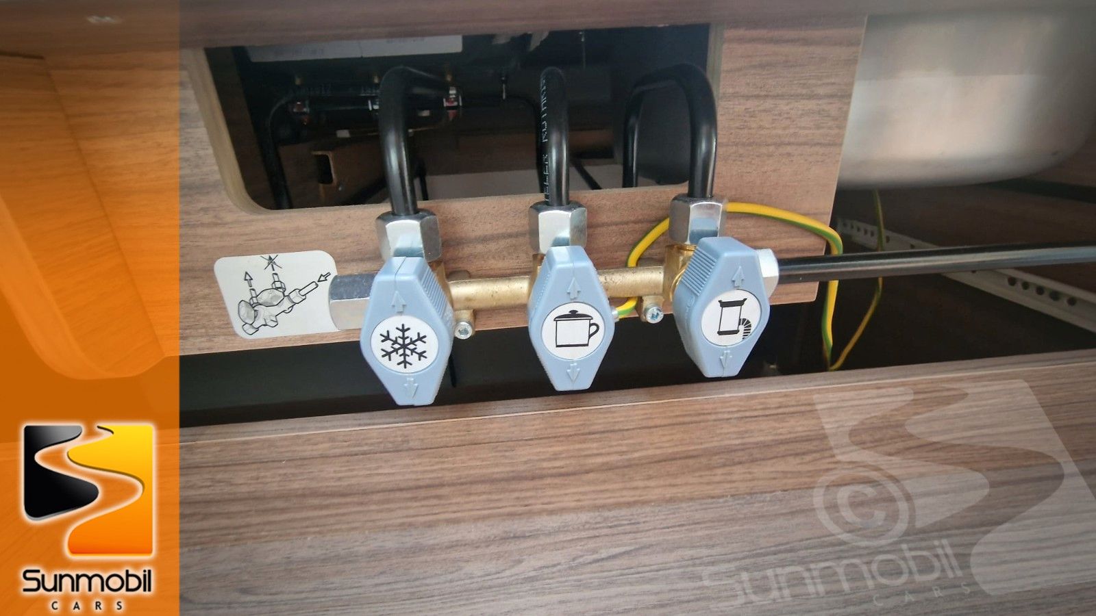 Fahrzeugabbildung Knaus Sport 540 FDK 1.800kg 3fach-Stockbett Plus-Paket