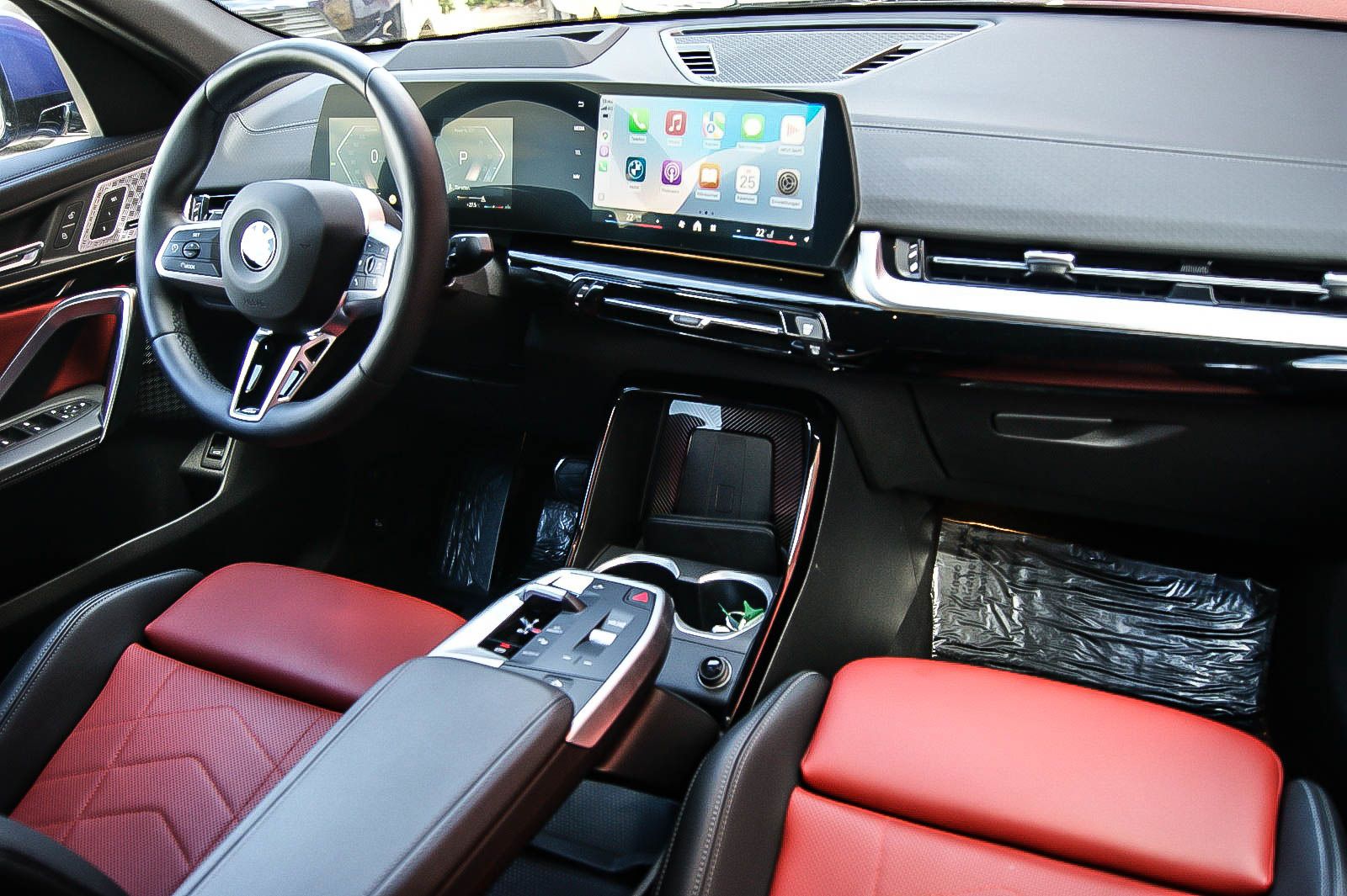 Fahrzeugabbildung BMW X2 20 i sDrive M Sport Pro IconicGlow Coral Rot