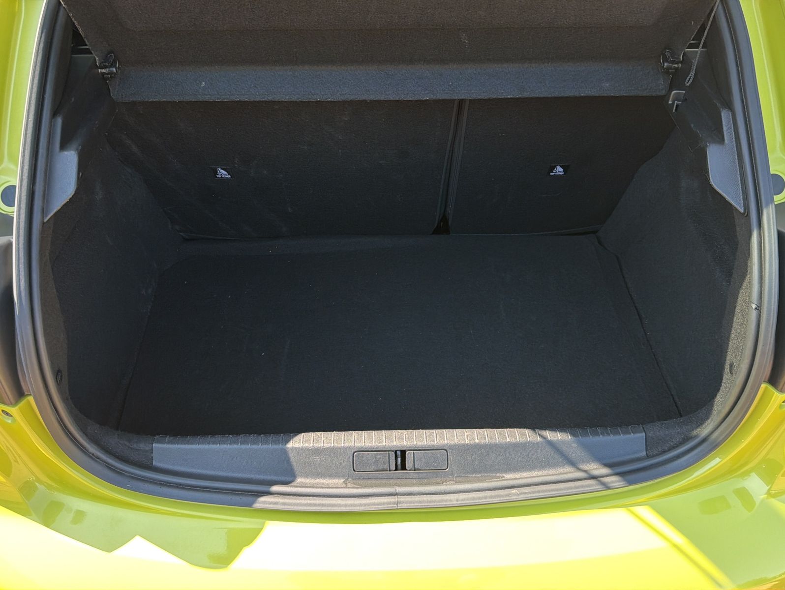 Fahrzeugabbildung Peugeot 208 Hybrid 110 Allure - Automatik
