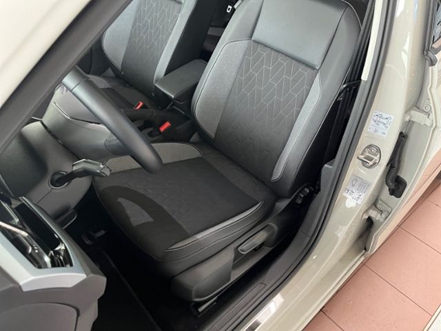 Fahrzeugabbildung Volkswagen Polo 1.0 TSI GOAL GJR APP-CONNECT SHZ LED