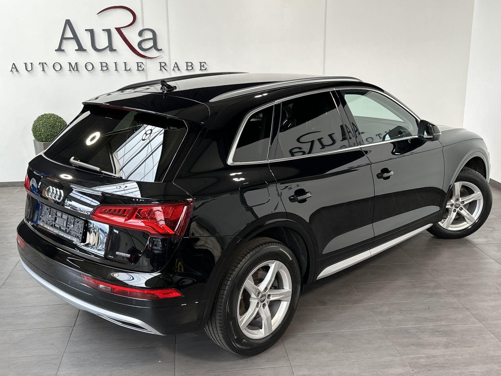 Fahrzeugabbildung Audi Q5 40 TDI Quattro Sport NAV+LED+ACC+HUD+B&O+1HD