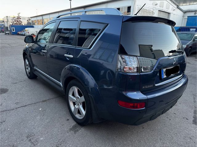 Mitsubishi Outlander 2,4 Automatik 4x4