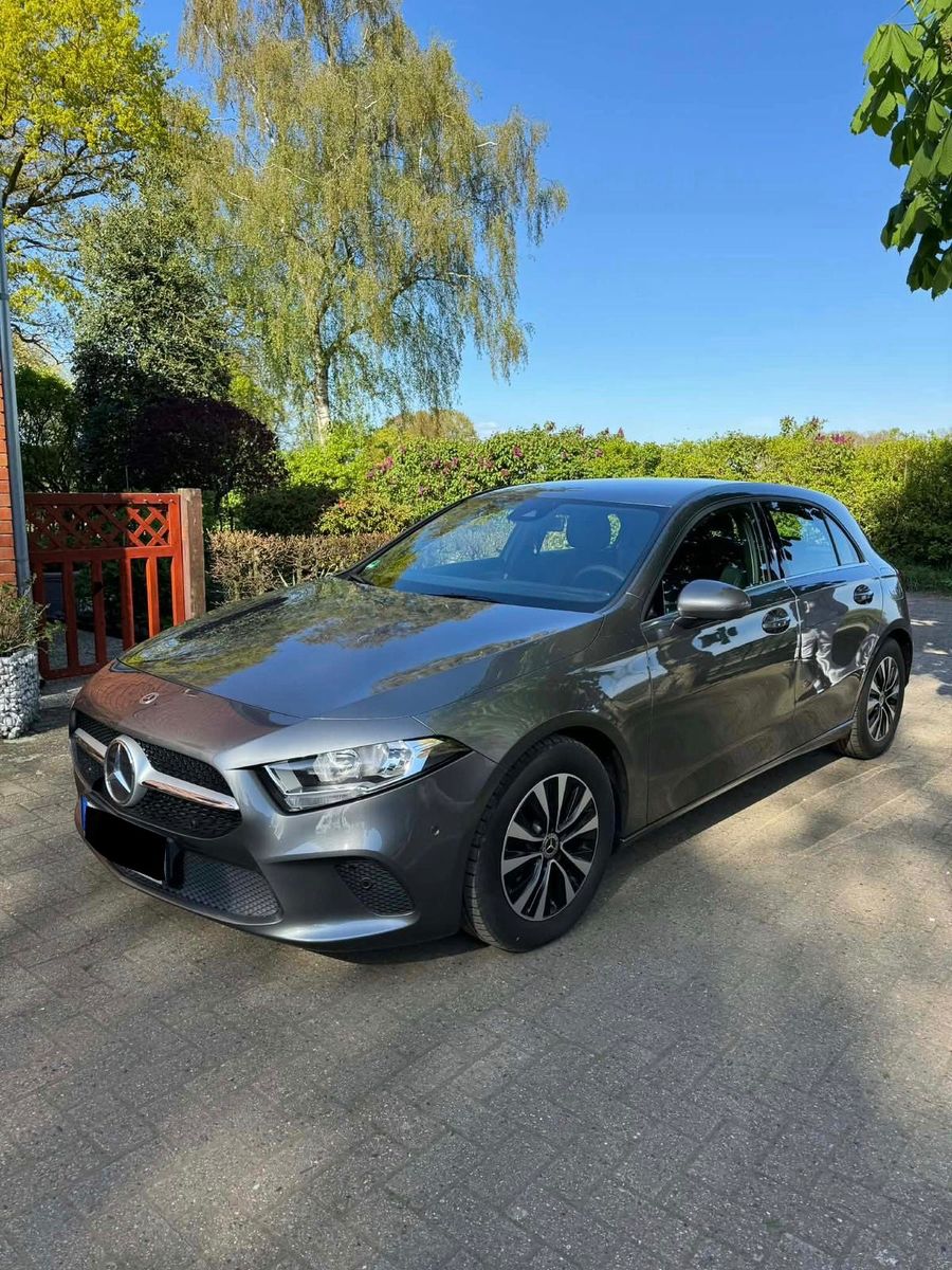 MERCEDES-BENZ A 180 -
