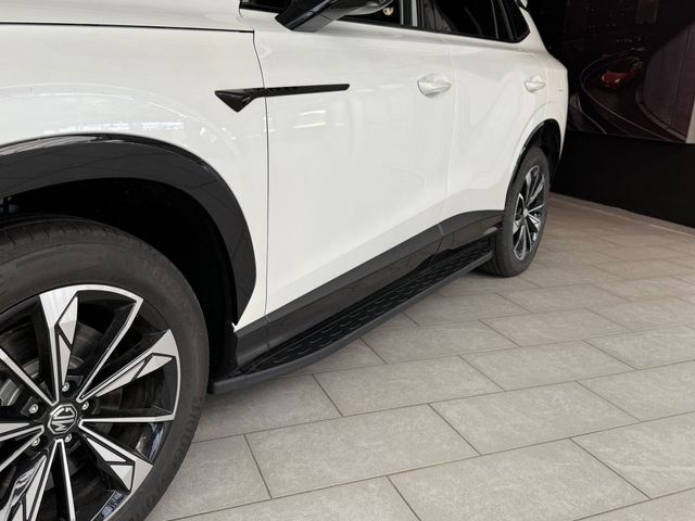MG HS PHEV Luxury