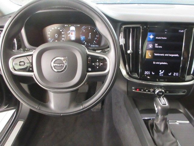Fahrzeugabbildung Volvo V60 Momentum D3 NAVI/LED/LEDER/SHZ/LHZ/PDC+CAM