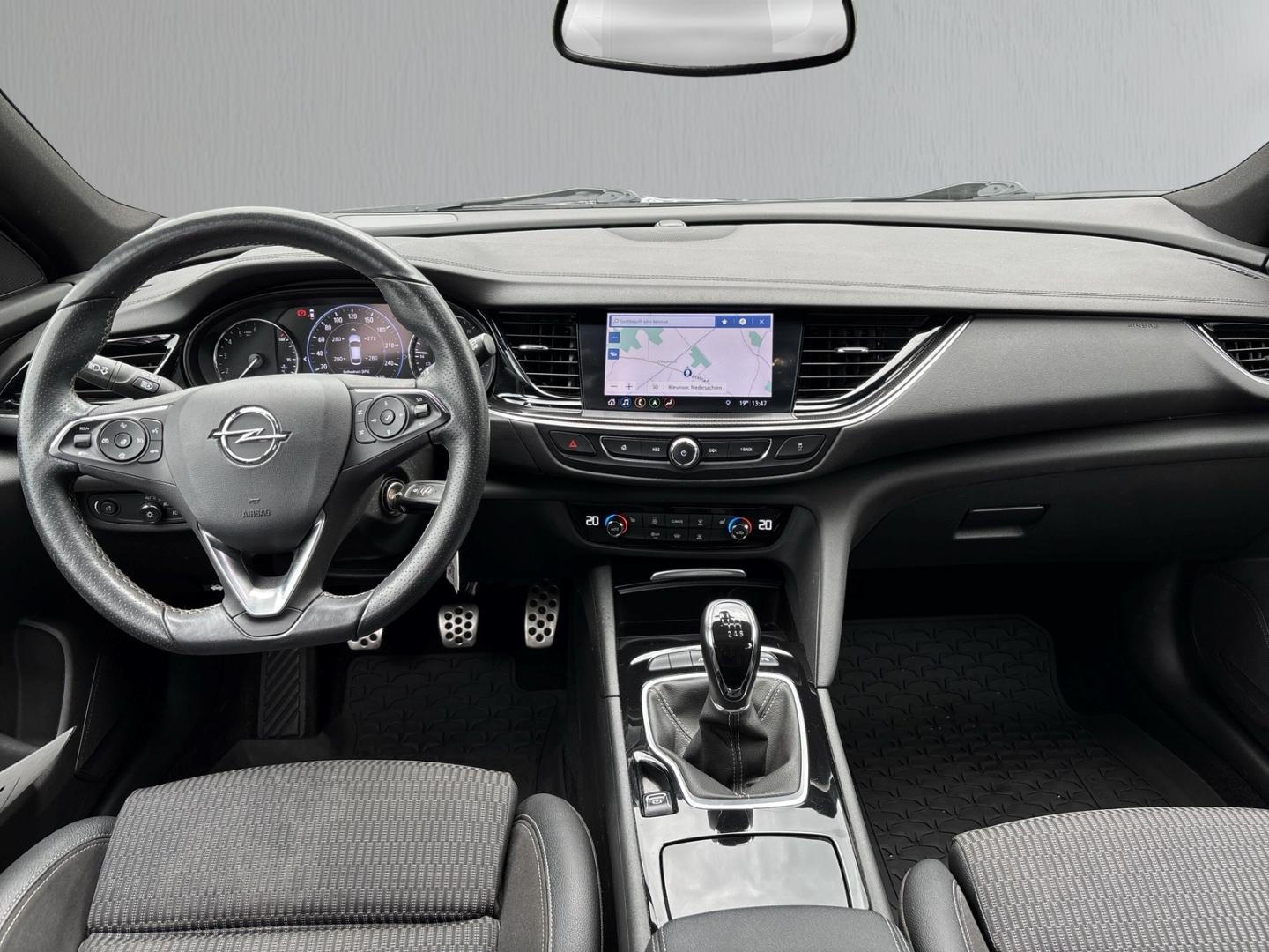 Opel Insignia B Sports Tourer Elegance 2.0 D AHK Pano
