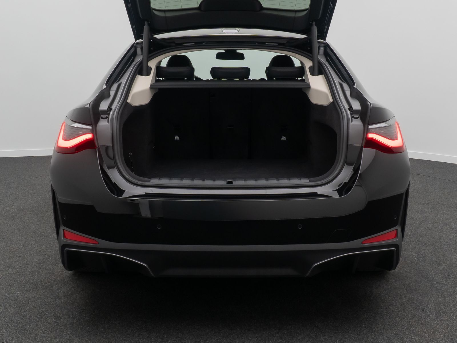 Fahrzeugabbildung BMW i4 eD40 Gran Coupe DAB Kamera Widscreen Sportstz