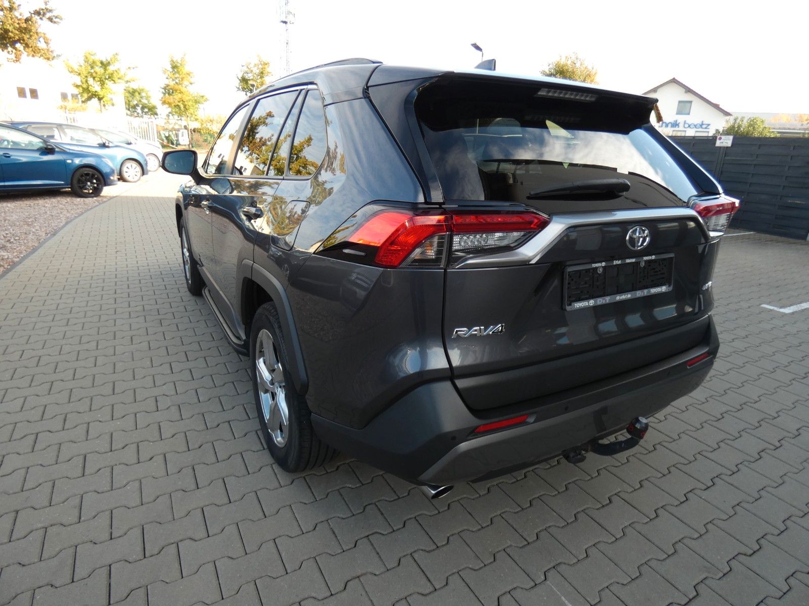 Toyota RAV 4 4x4 Club Navi Alu Tempomat AHK Grau M foto 4