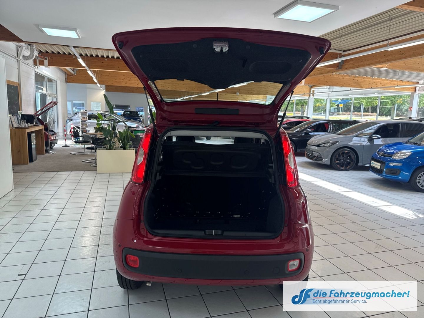 Fahrzeugabbildung Fiat Pandina Hybrid Icon Tempomat Digitales Cockpit D