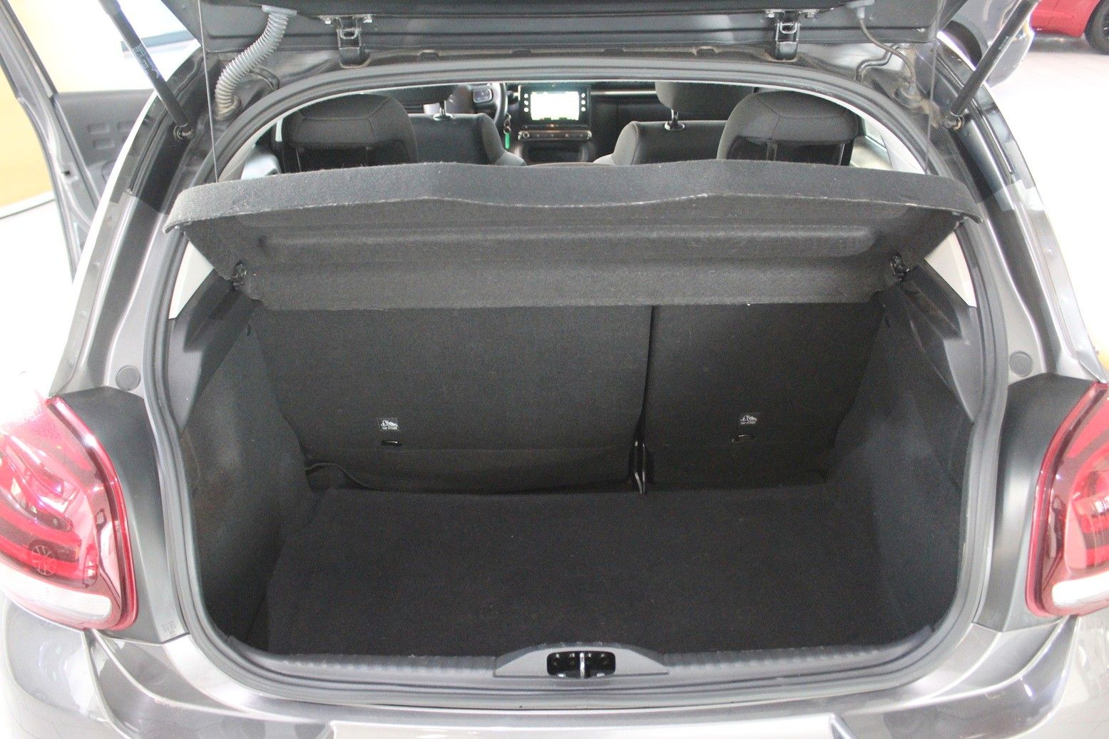 Fahrzeugabbildung Citroën C3 Shine Pack 1.2T NAVI/LED/PDC/TEMPOMAT/DAB+