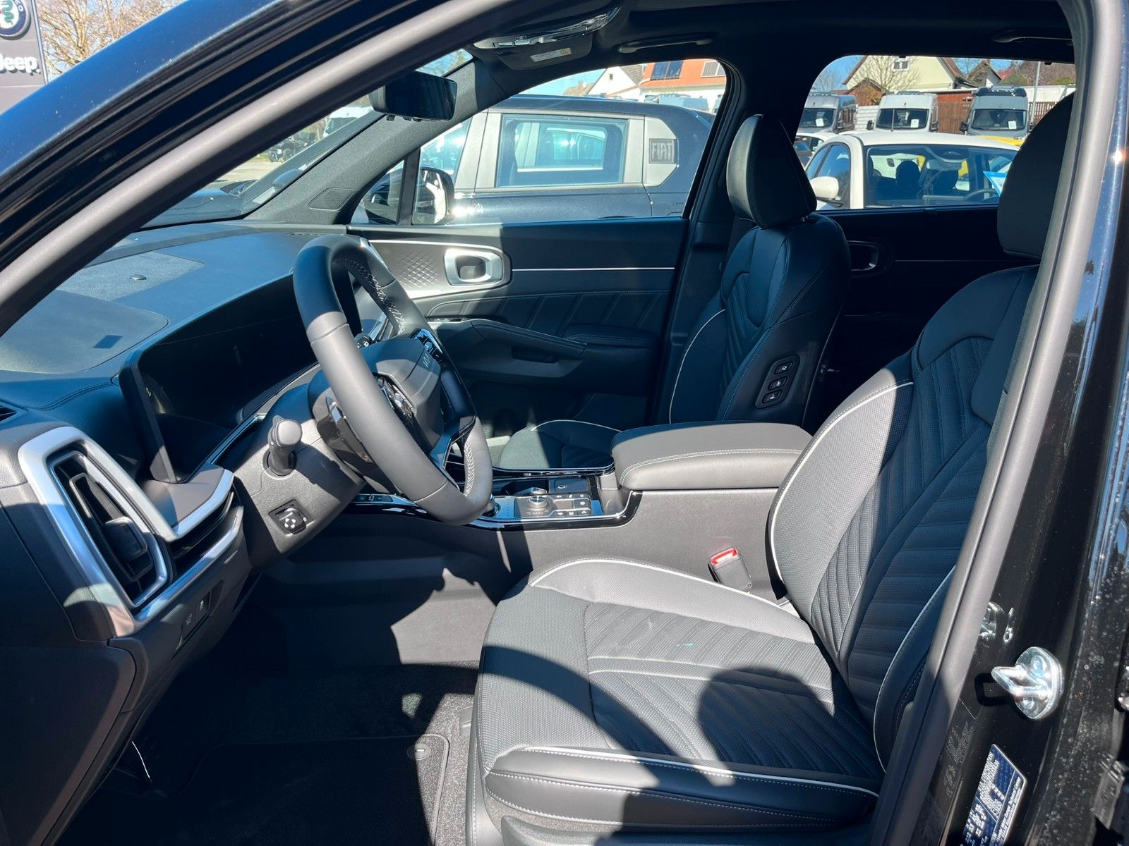 Fahrzeugabbildung Kia Sorento Platinum 4WD 7-Sitzer Pano Leder uvm.