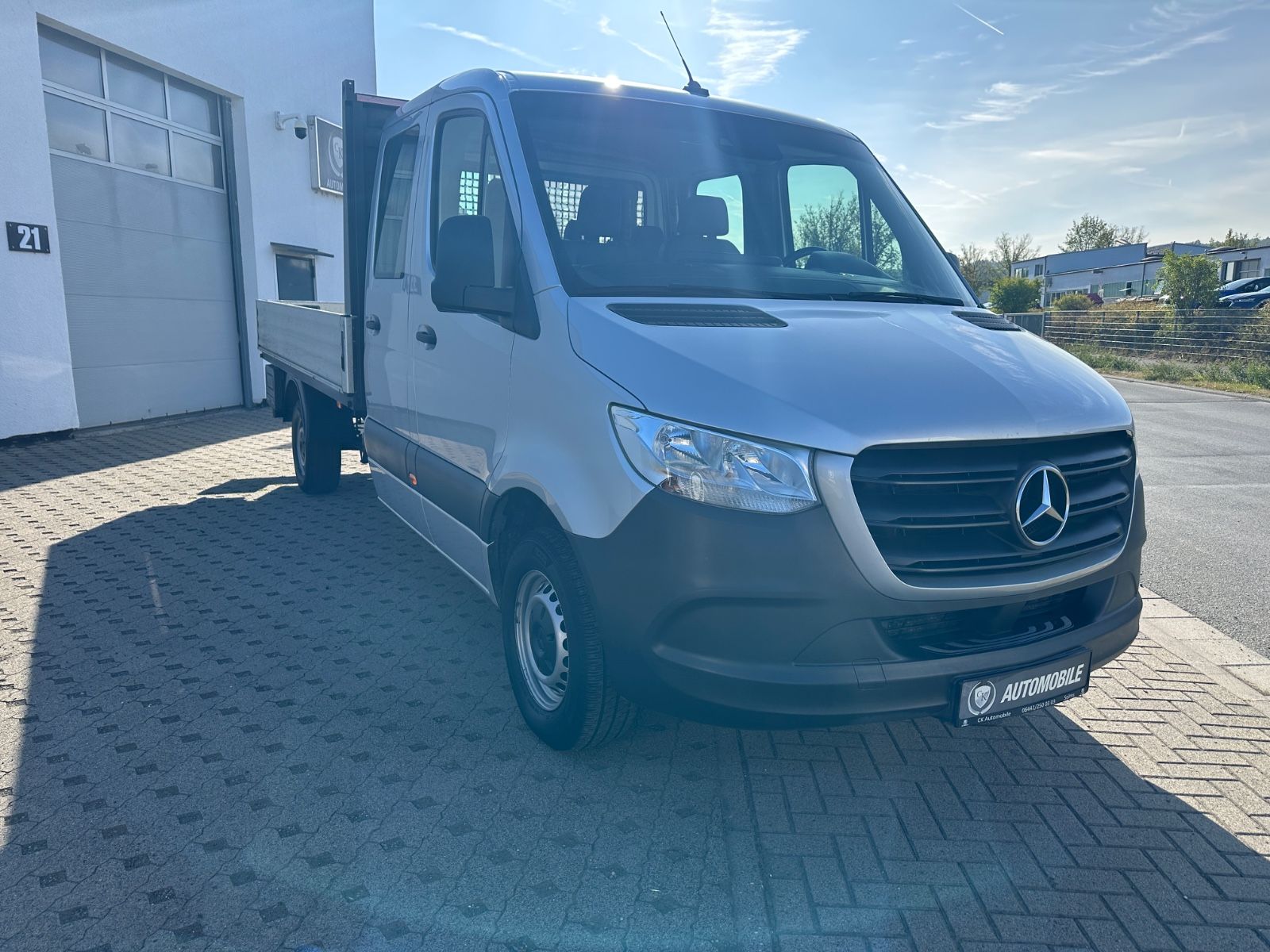 Fahrzeugabbildung Mercedes-Benz Sprinter III PritscheDoKa RWD317/7Sitze/Navi/AHK