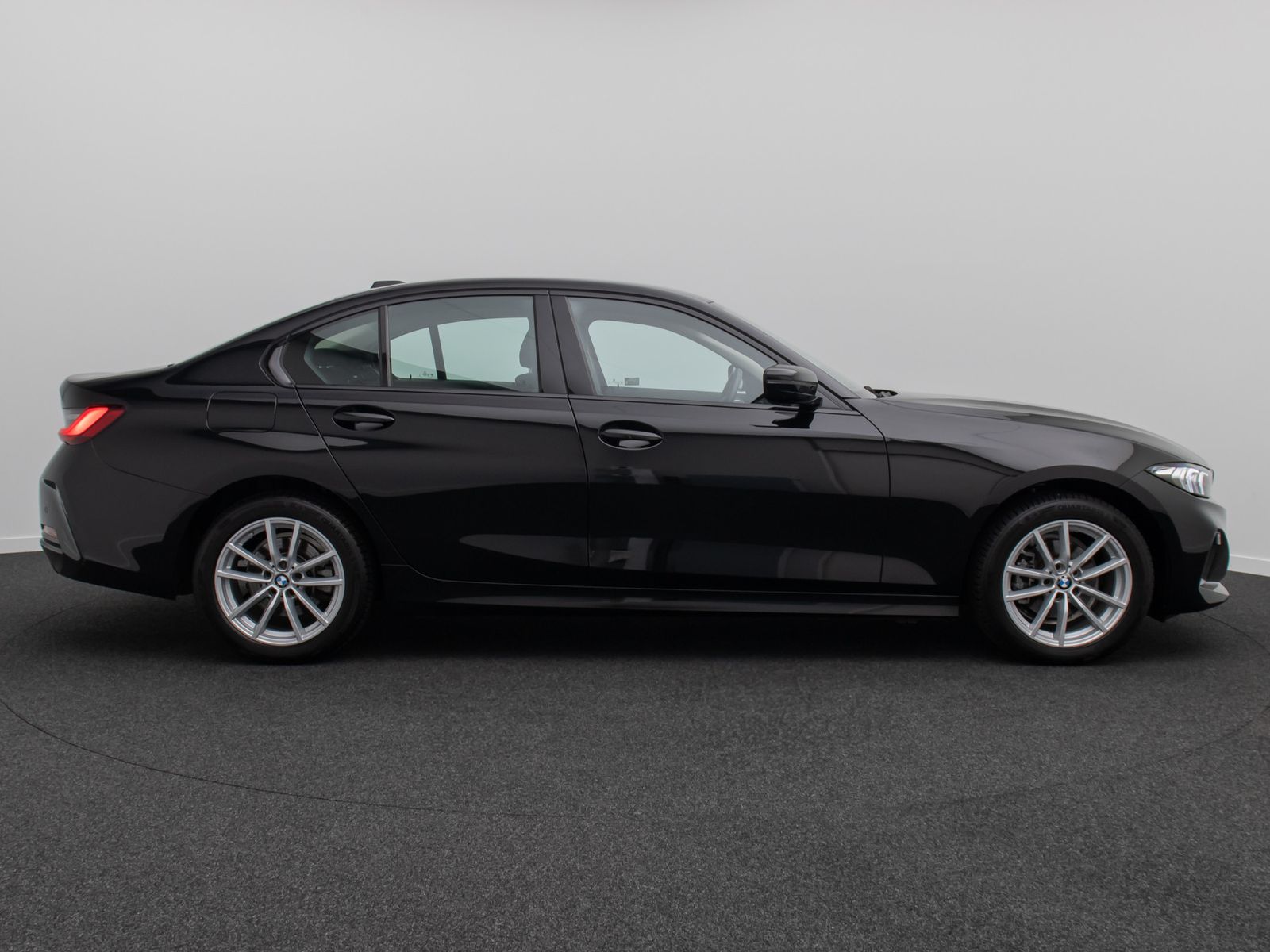 Fahrzeugabbildung BMW 318i Widscreen DAB PDC GeschwindigReg Cockpit+