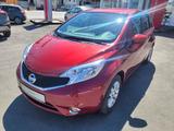 Nissan Note Acenta - rote Nissan Note