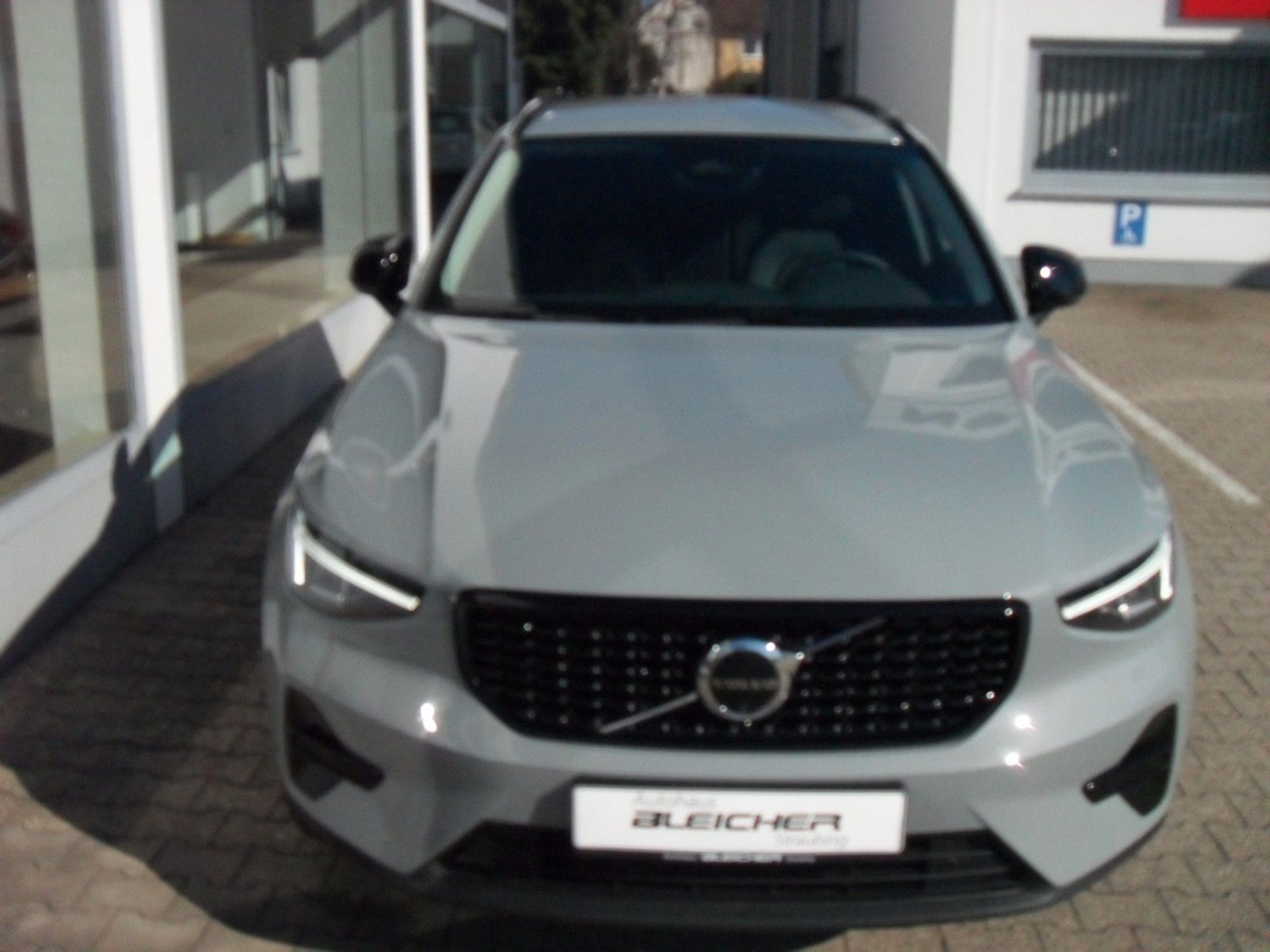 Fahrzeugabbildung Volvo XC 40 B3 Plus Dark | Standheizung | 360°