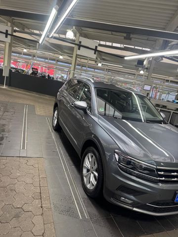 Volkswagen VW Tiguan 2.0 Automatik/ 7 Sitzer /Vollaus...