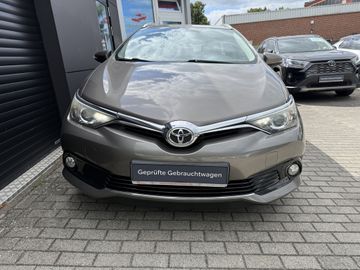 Toyota Auris Touring Sports - 2