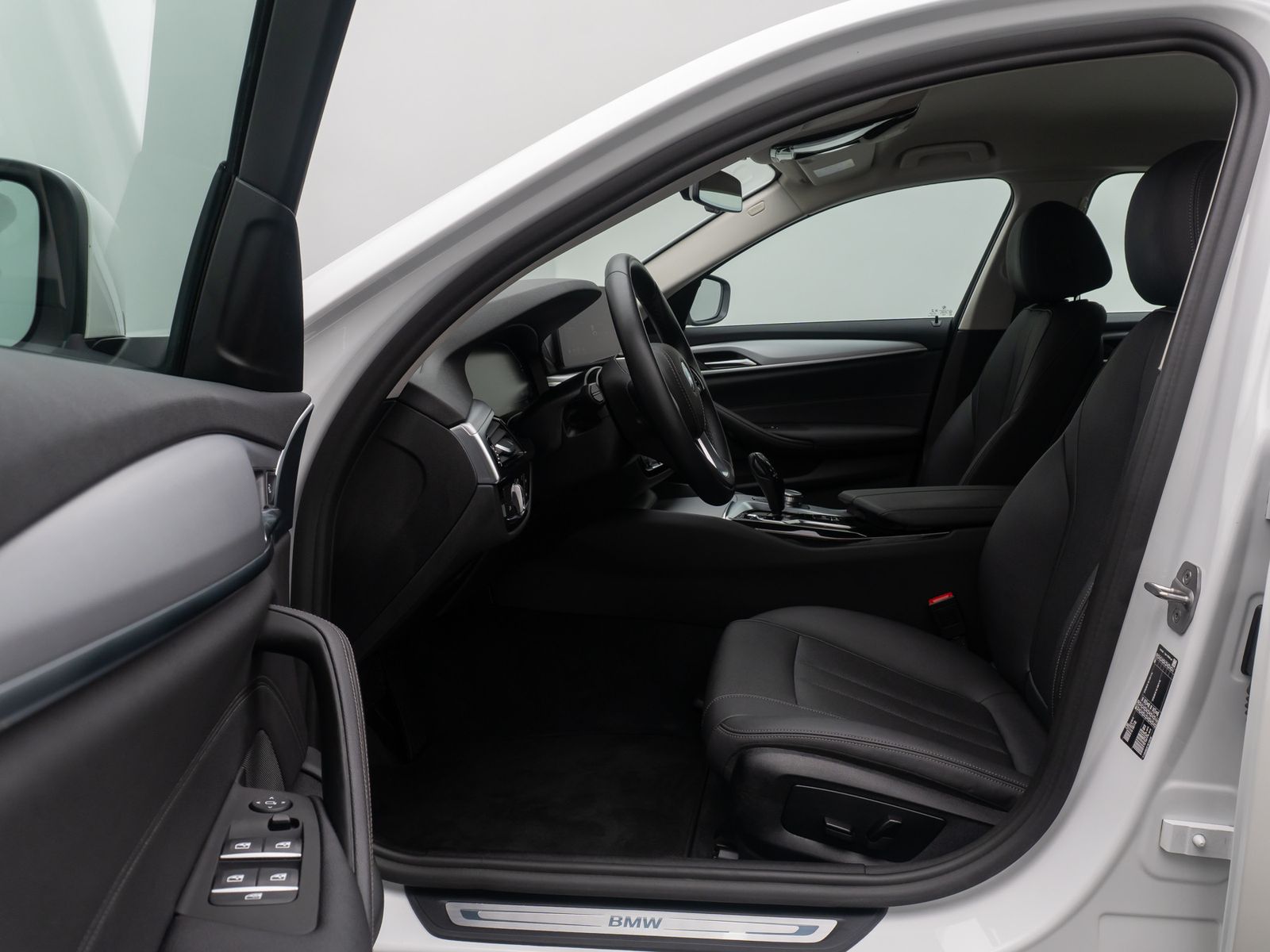 Fahrzeugabbildung BMW 520i DAB Alarm FernlichtAssis PDC GeschwindigReg