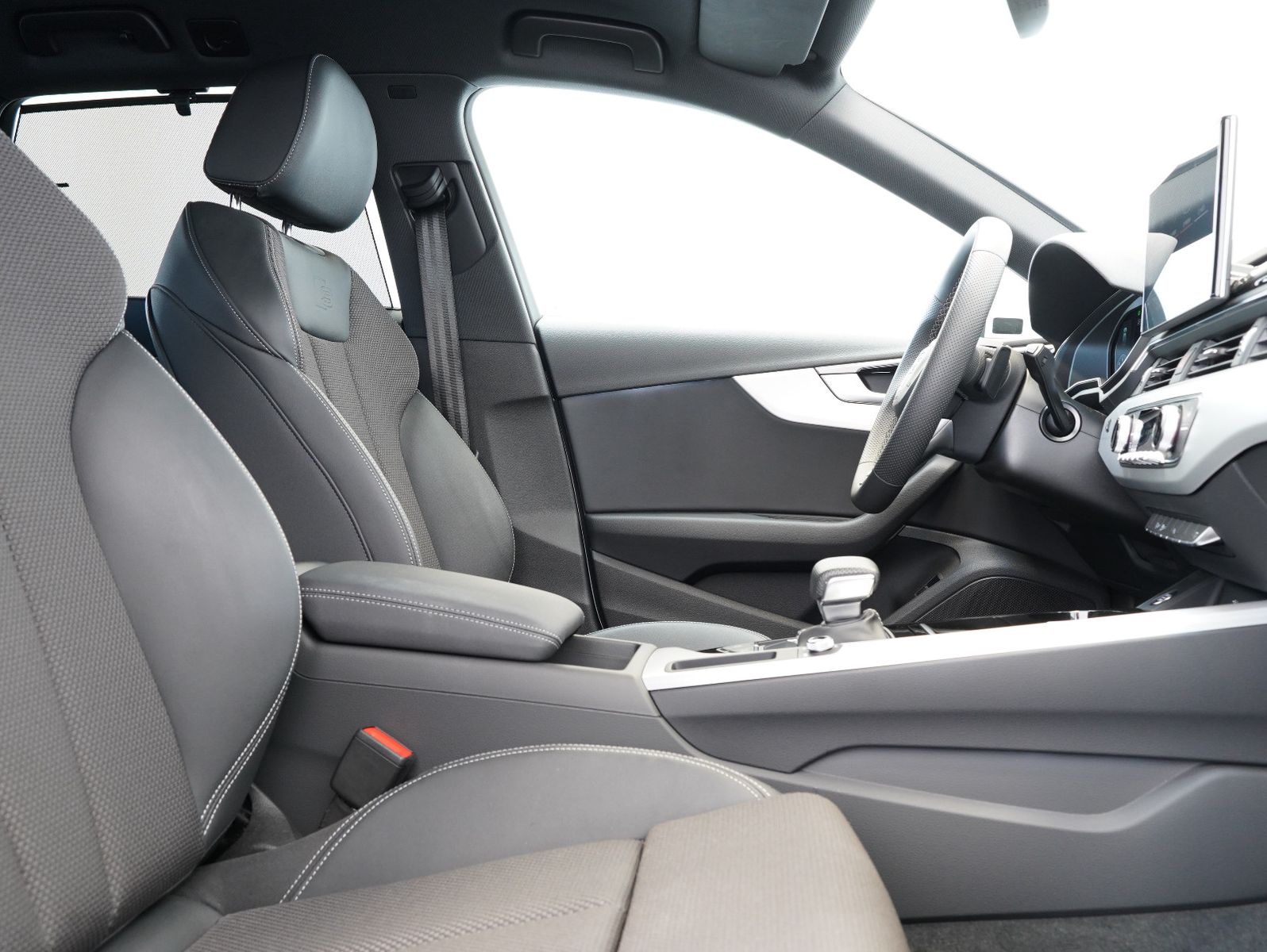 Fahrzeugabbildung Audi A4 Avant 35 TDI S line Competition Edition