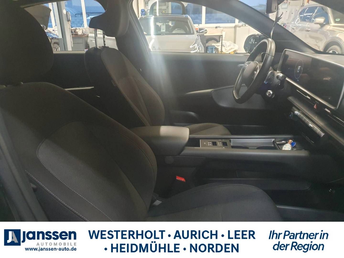 Fahrzeugabbildung Hyundai IONIQ 6 Heckantrieb DYNAMIQ-Paket inkl. Glasschi