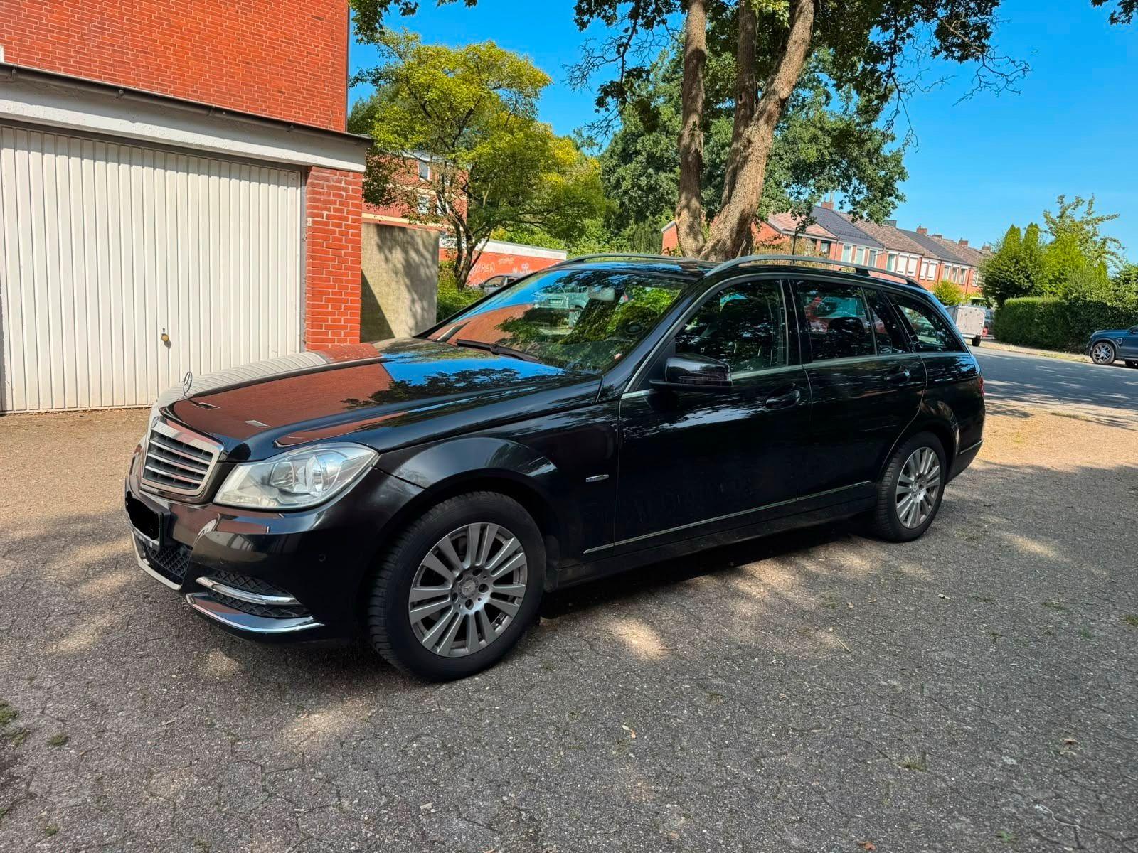 Mercedes-Benz C180 2013 — rear view