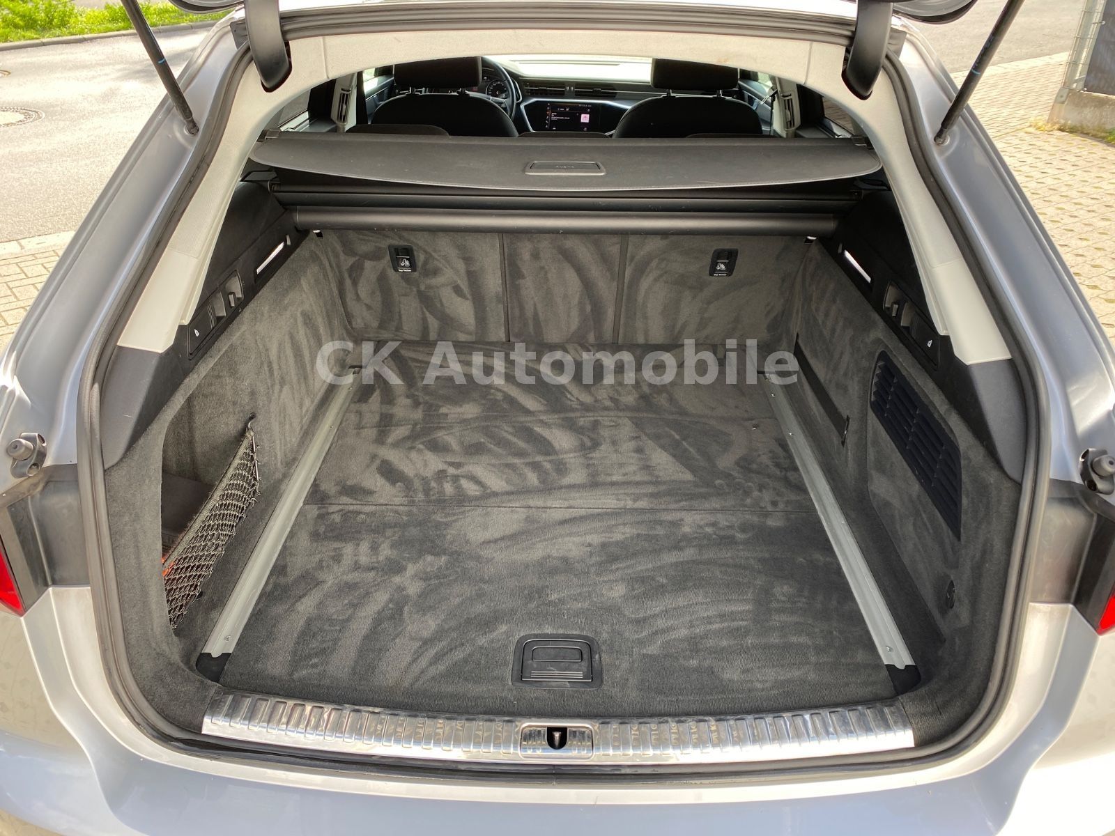 Fahrzeugabbildung Audi A6 Avant 45 TDI Quattro/Navi/Head-Up/LED/Kamera