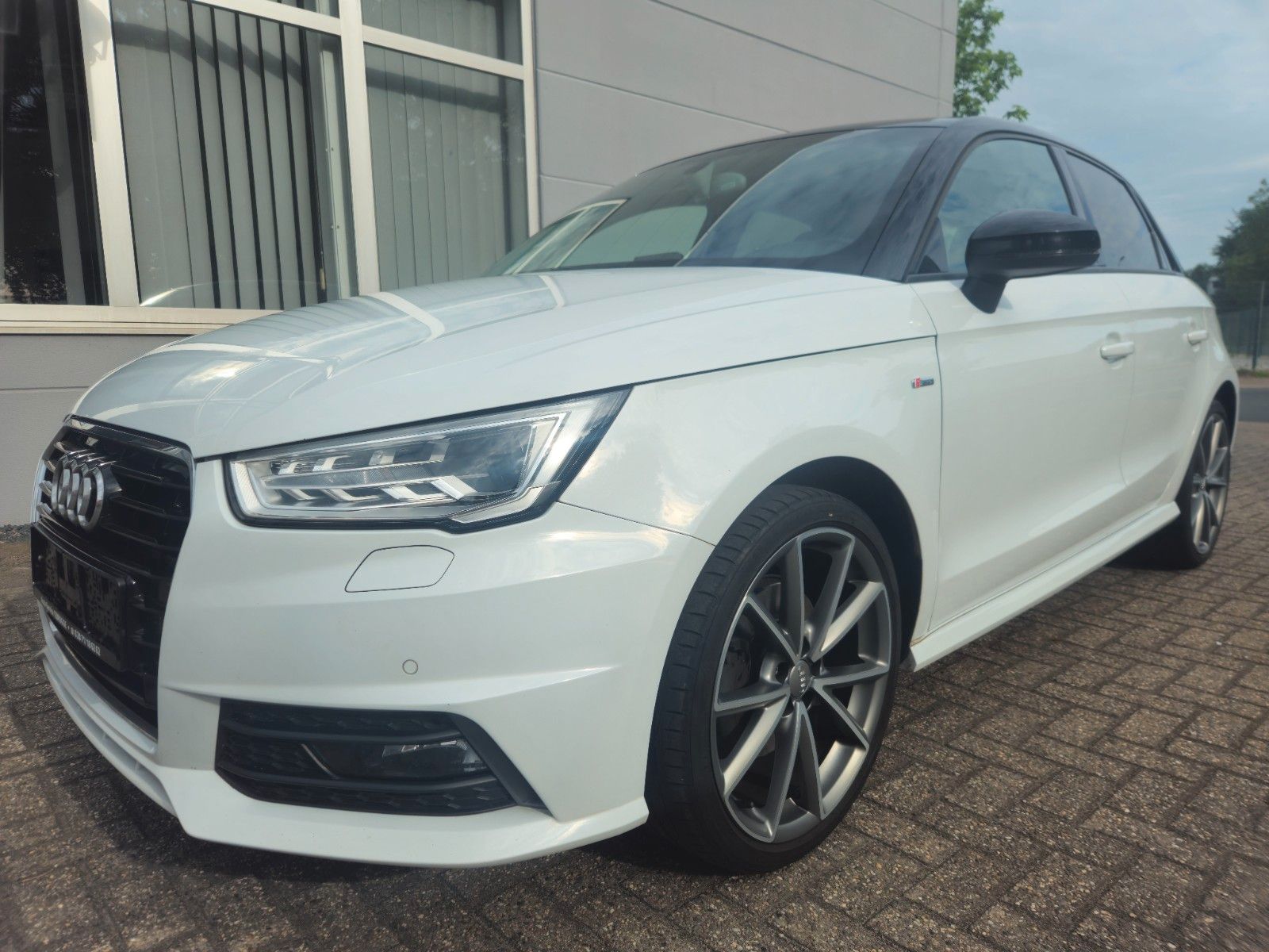 AUDI A1 Sportback Admired S-Line, Xenon,Navi,18 Zoll