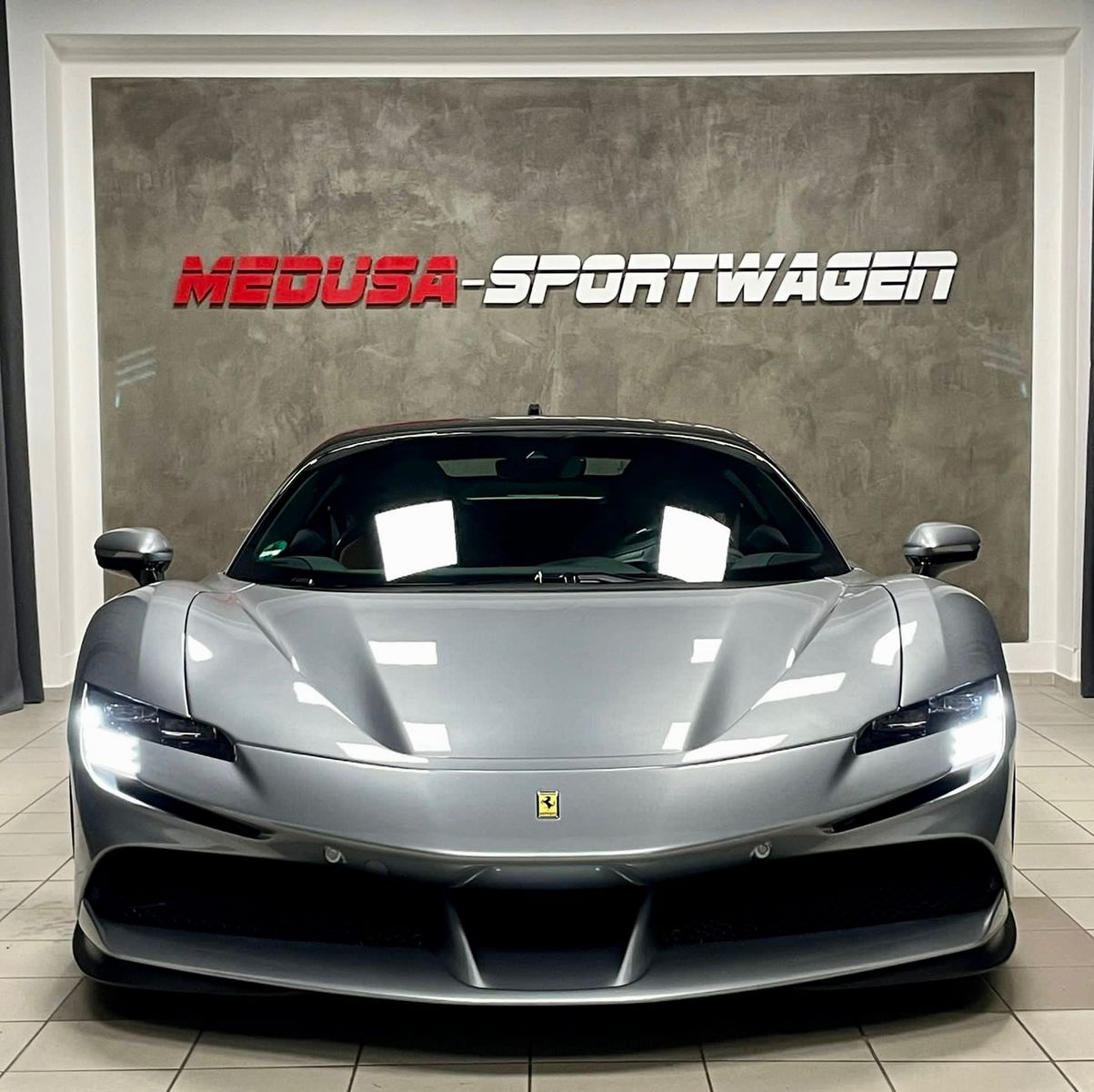 Fahrzeugabbildung Ferrari SF90 NOVITEC RACINGSEAT CARBONPACK LIFT JBL FULL