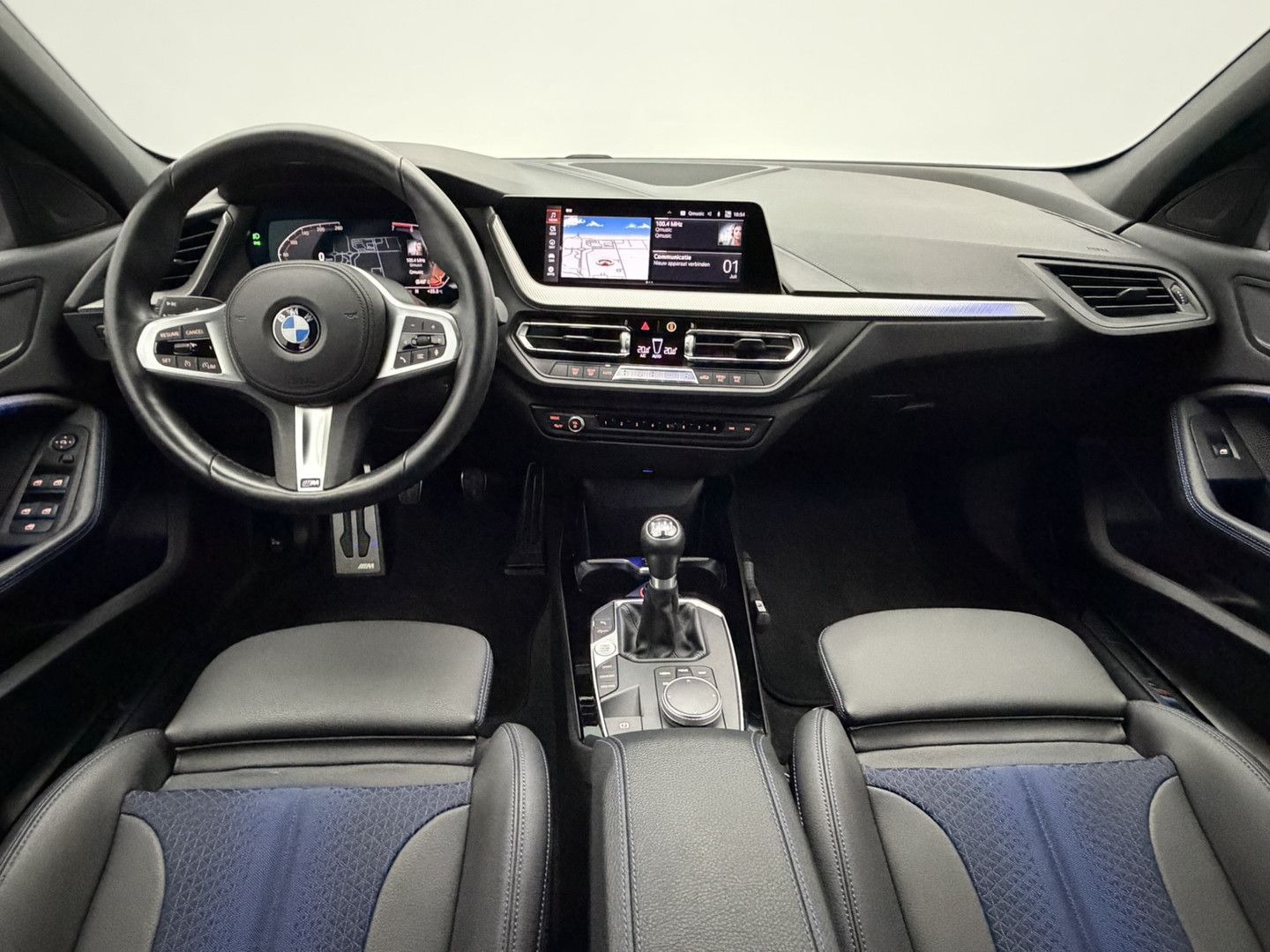 BMW 118 1-serie 118i Business Edition M-Sport | Full imagem 2