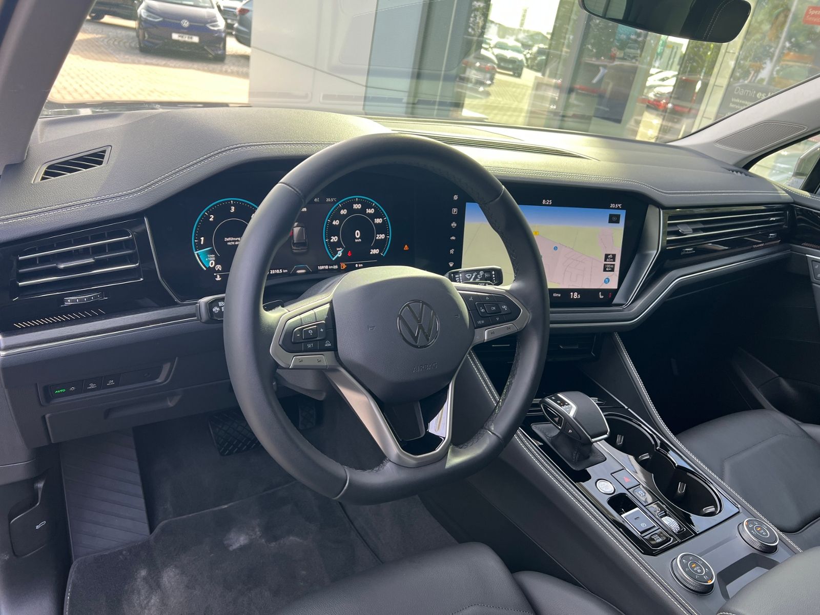 Fahrzeugabbildung Volkswagen Touareg 3.0 TDI 4MOTION *AHK, LED, Luft, ACC, 19