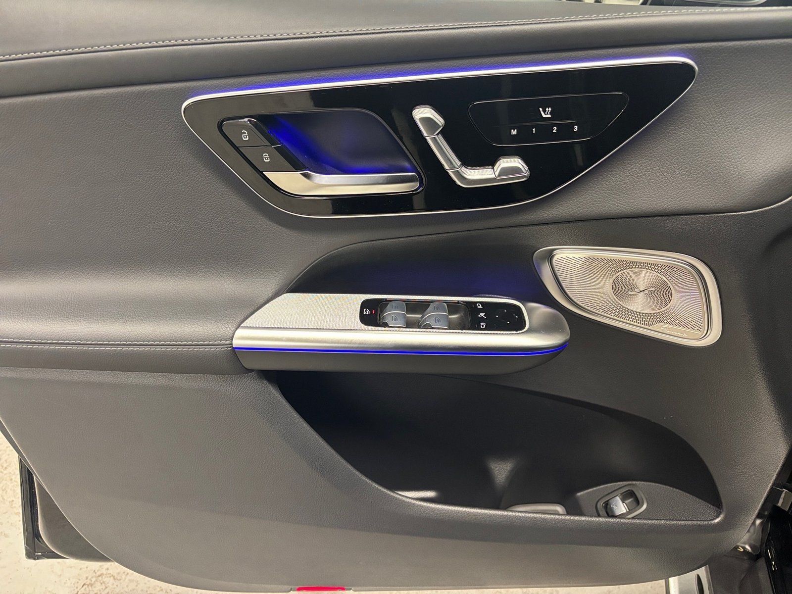 Fahrzeugabbildung Mercedes-Benz GLC 300 d 4M AMG*Airmatic*AHK*HUD*Pano*20"*Distr