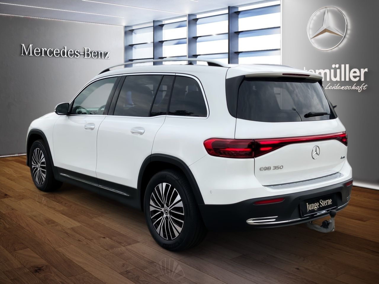Fahrzeugabbildung Mercedes-Benz EQB 350 4M BONUS+AHK+PANO+LENKRADHEIZ+KAMERA+