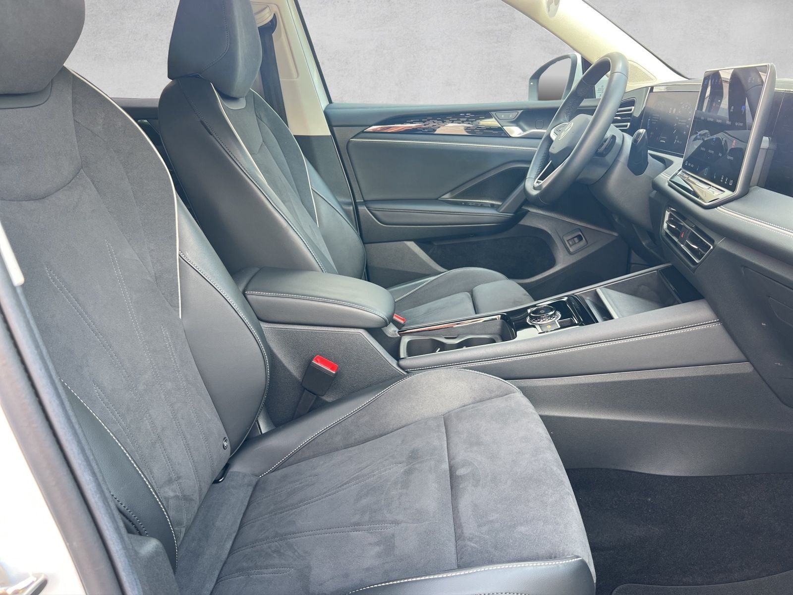 Tiguan Elegance 2.0 TDI DSG 4M Navi*ACC*Standhzg
