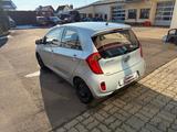 Kia Picanto Attract - Kia Picanto: Attract