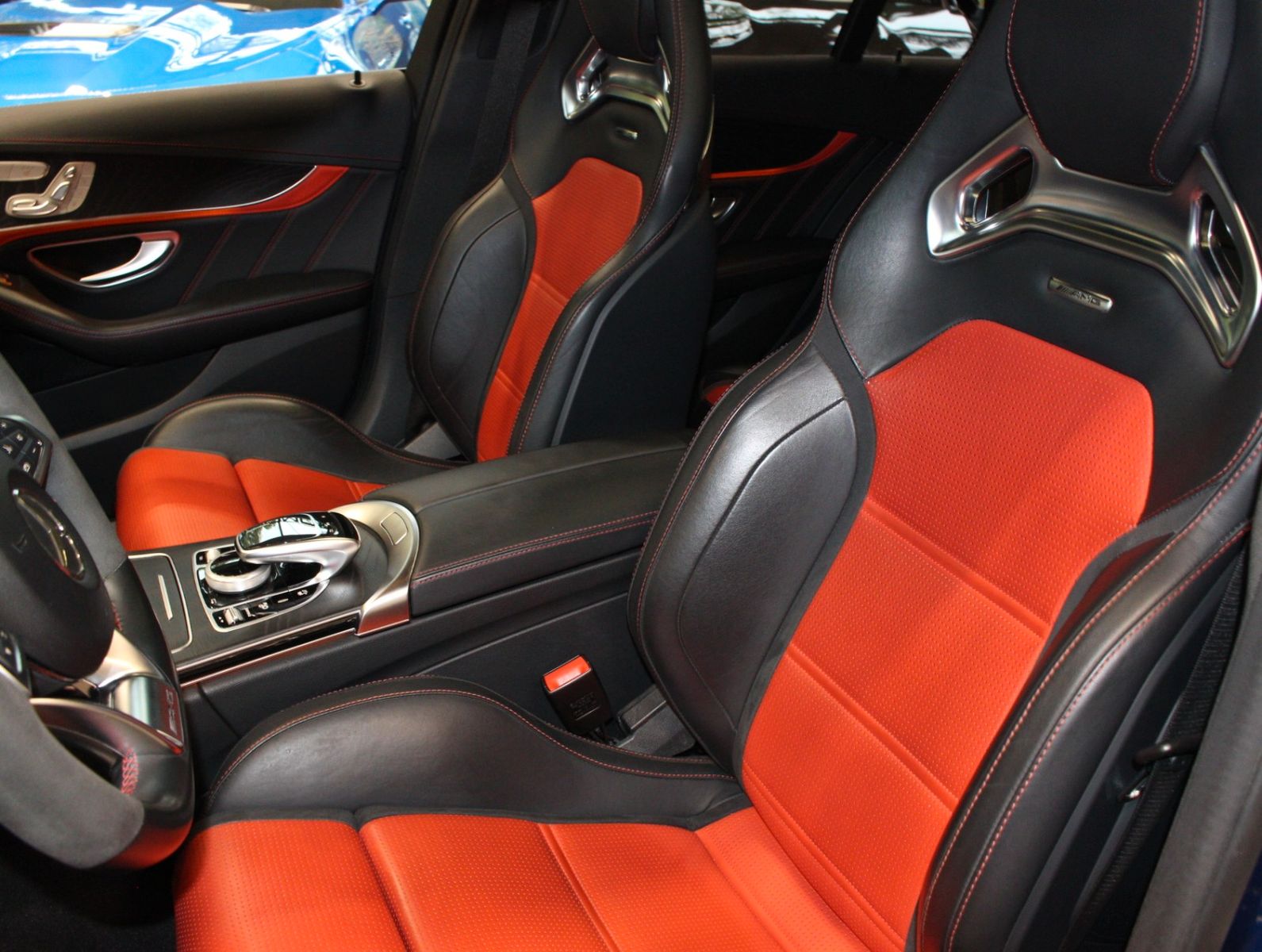 Fahrzeugabbildung Mercedes-Benz C 63 S AMG T Night-Paket+Burmester+Panoramadach